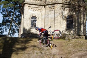 Basic Cyclocross Techniques – Dismount